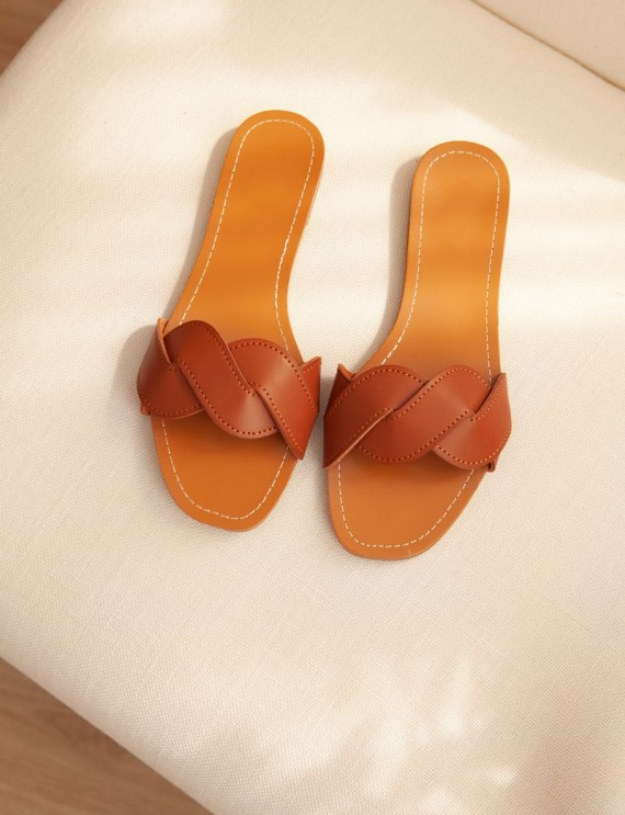 Camel Miral mules