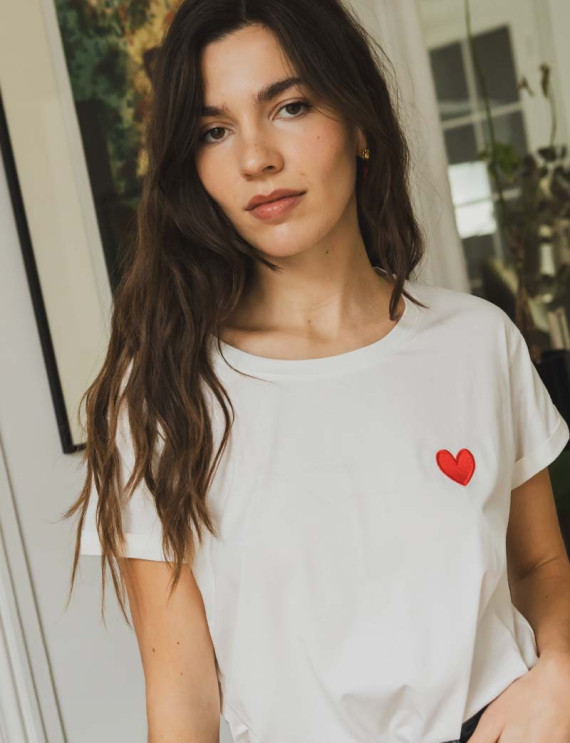 T-shirt coeur rouge