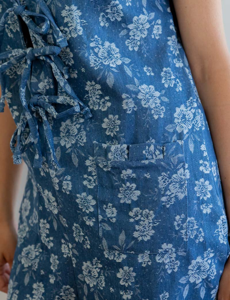 Mono corto azul con flores Eliz