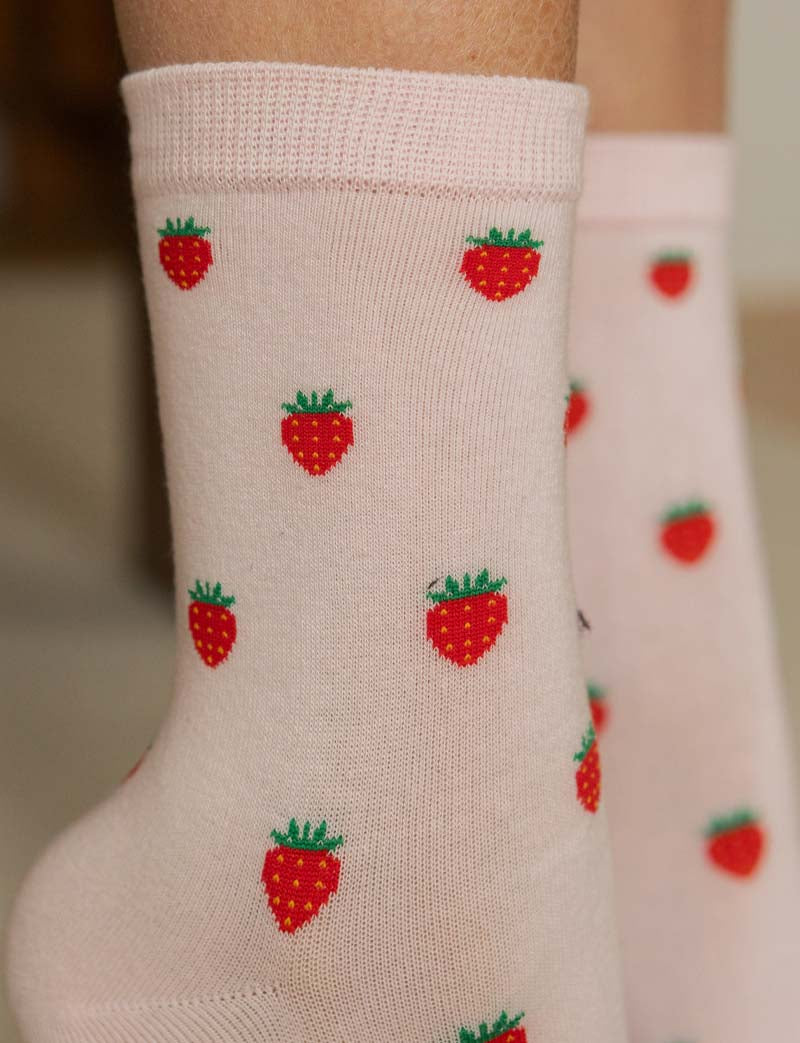 Light pink socks & strawberries