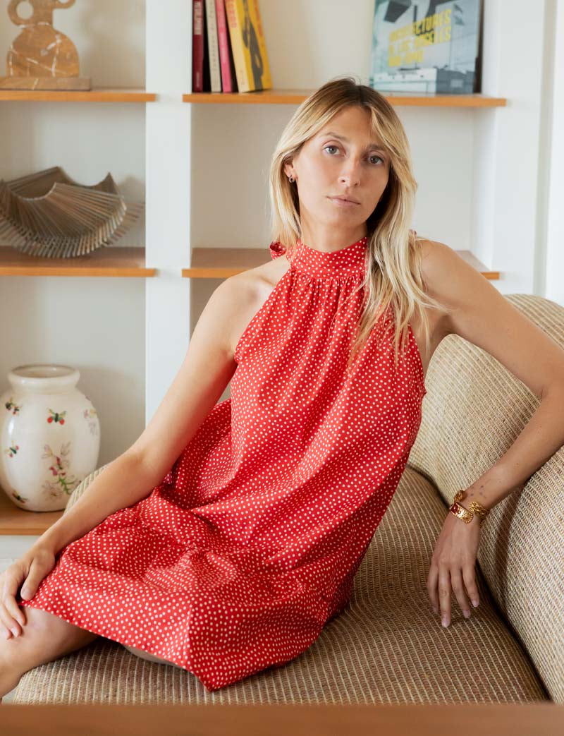 Red dress with white polka dots Rosia