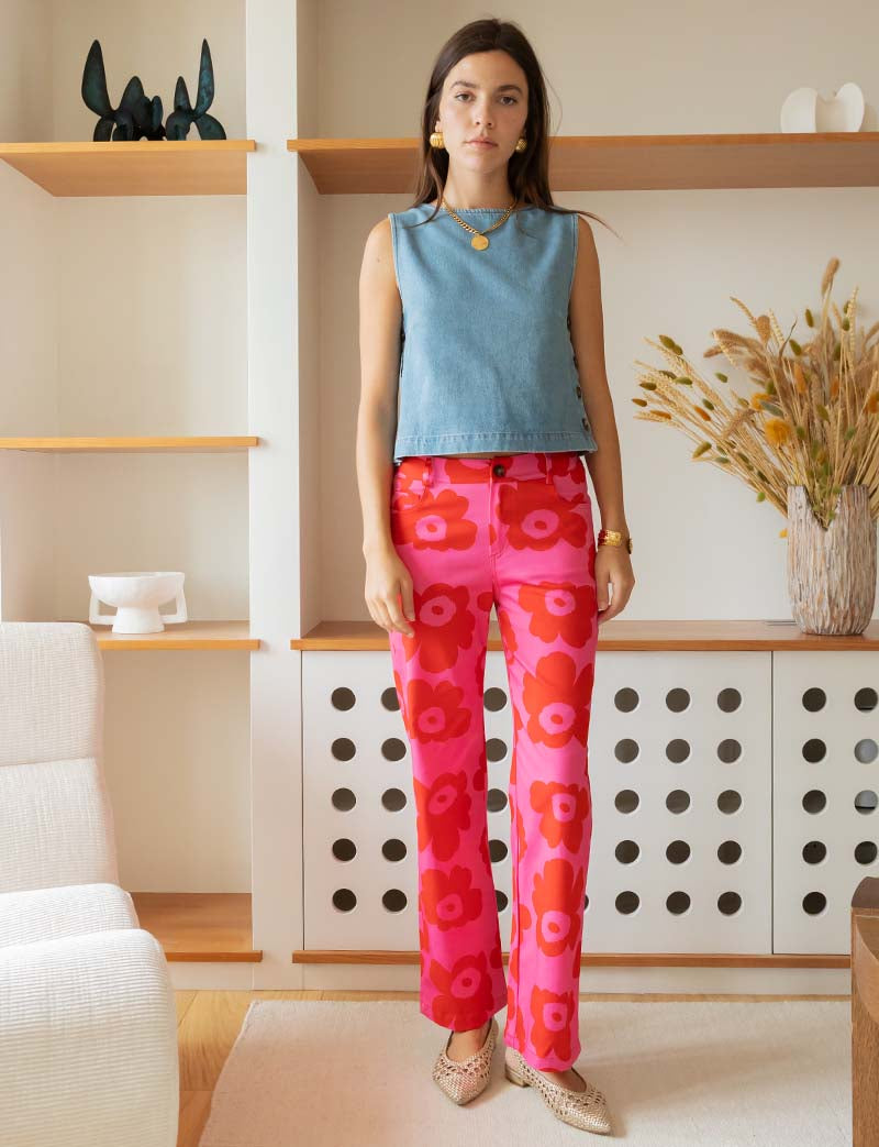 Pink jeans & red flowers Jony