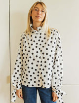 White shirt with black polka dots Mateo