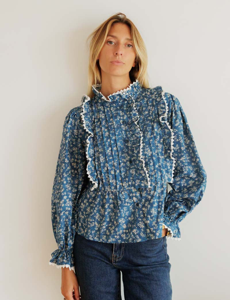Blouse bleue fleurie Batisa