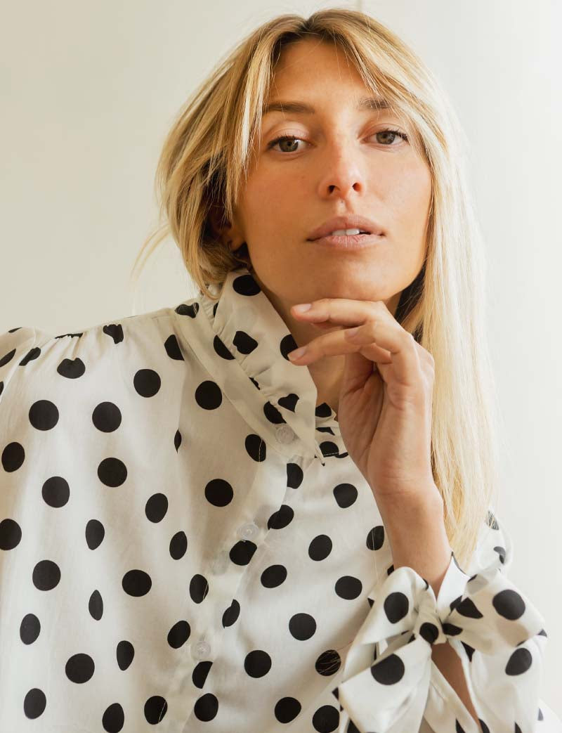 White shirt with black polka dots Mateo