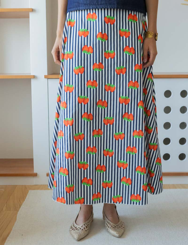 Navy striped skirt with strawberries Yvelle
