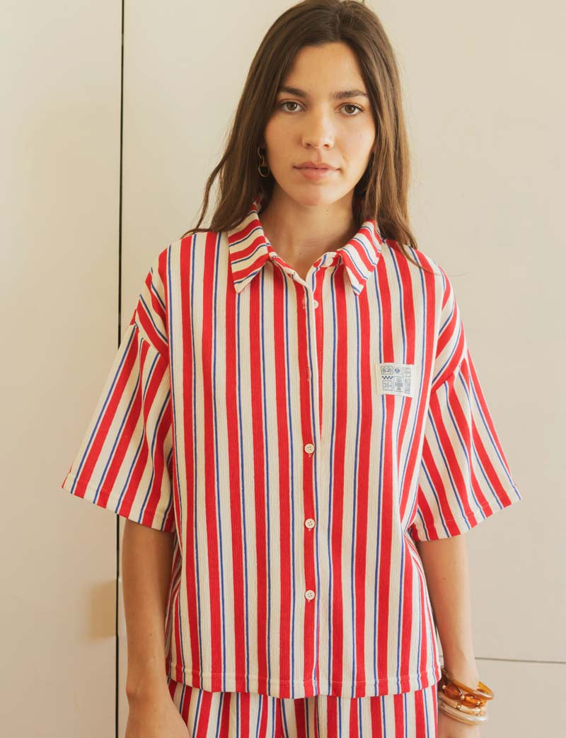 Camisa roja y azul marino Coren