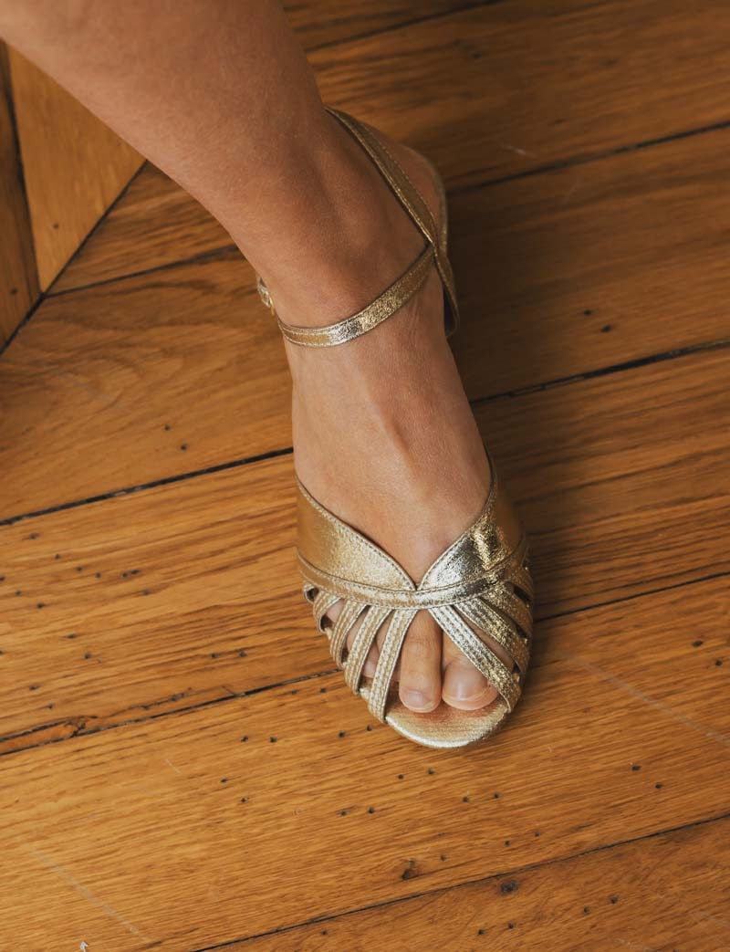 Sandalias doradas Deniza