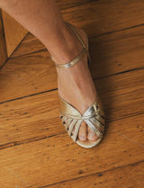 Sandalias doradas Deniza