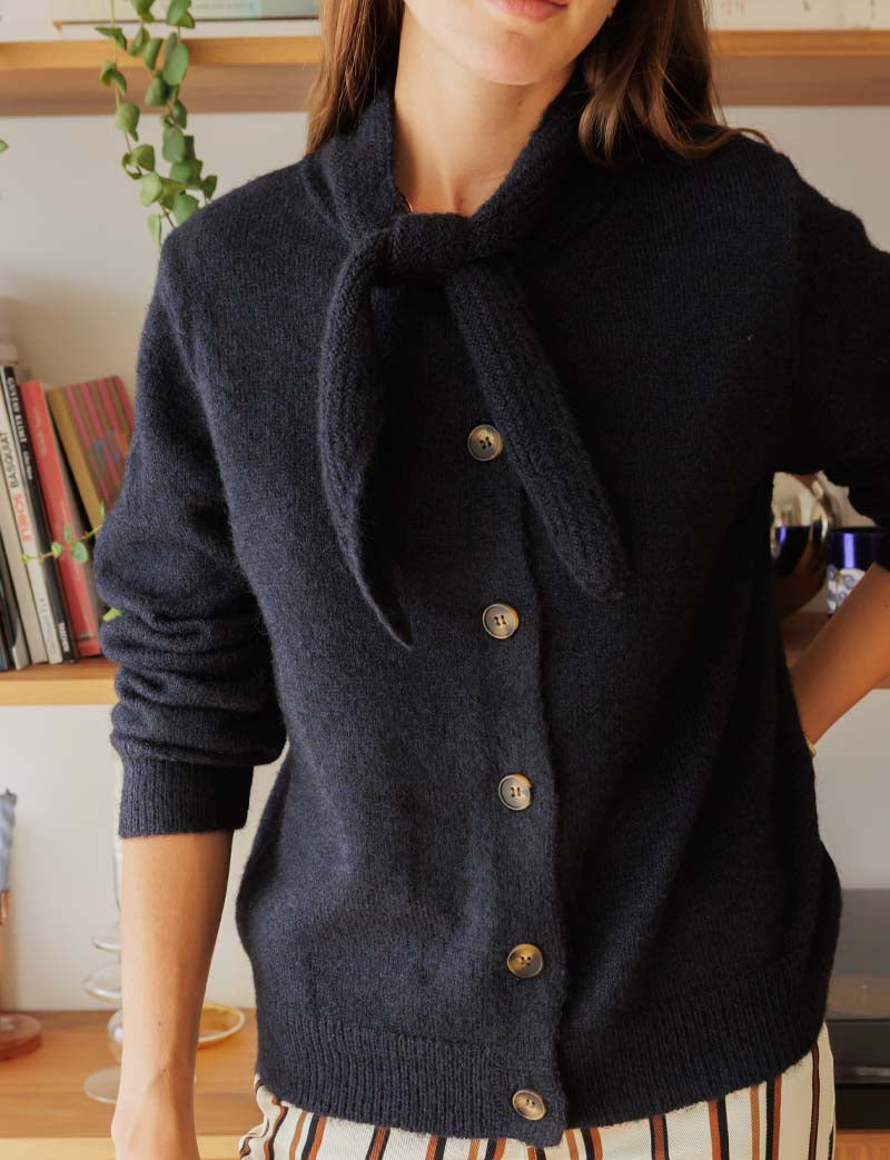 Xabi navy vest