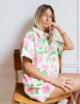 Mono corto color crudo con flores rosas Laga
