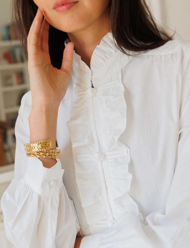 White Taylor shirt