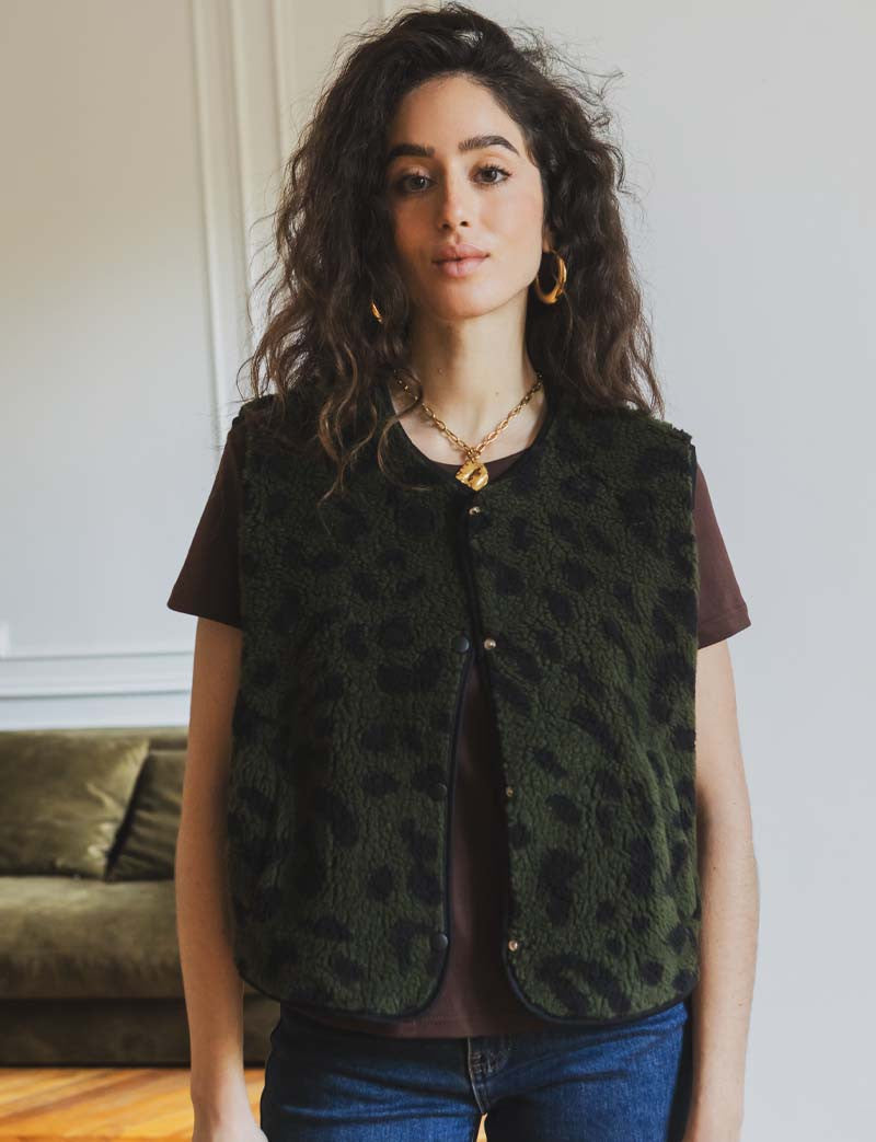 Zarek green leopard vest