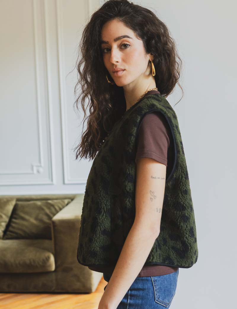 Zarek green leopard vest