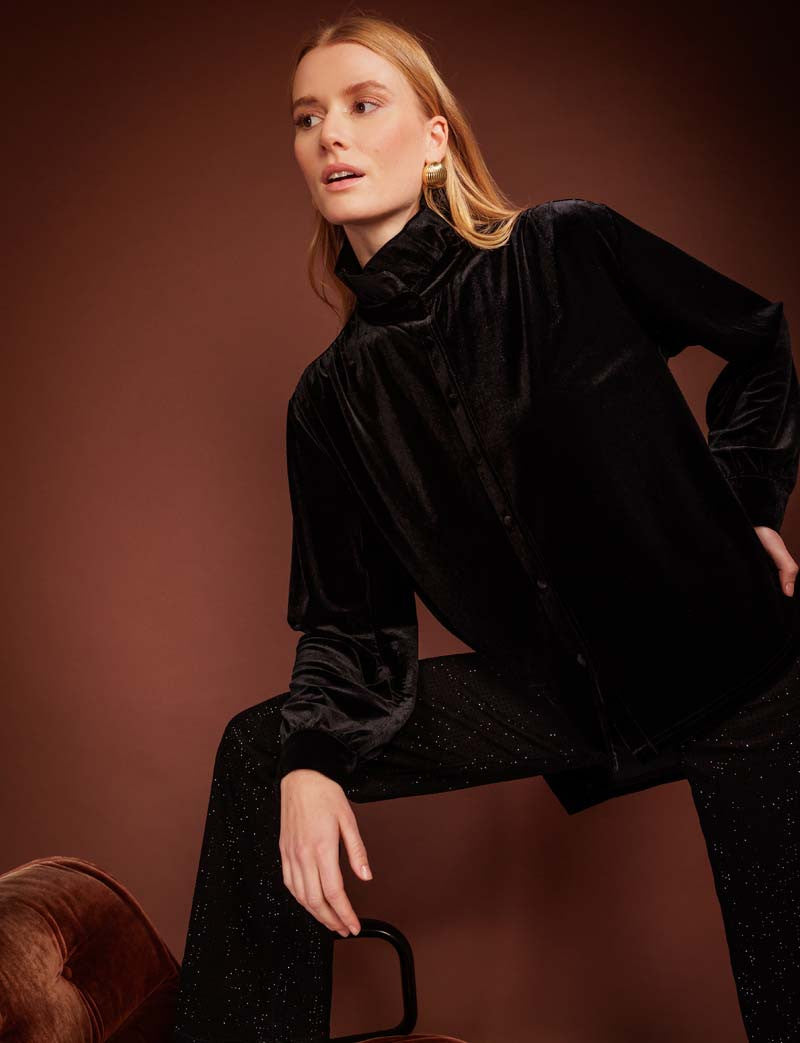 Camisa de terciopelo negro Gustava