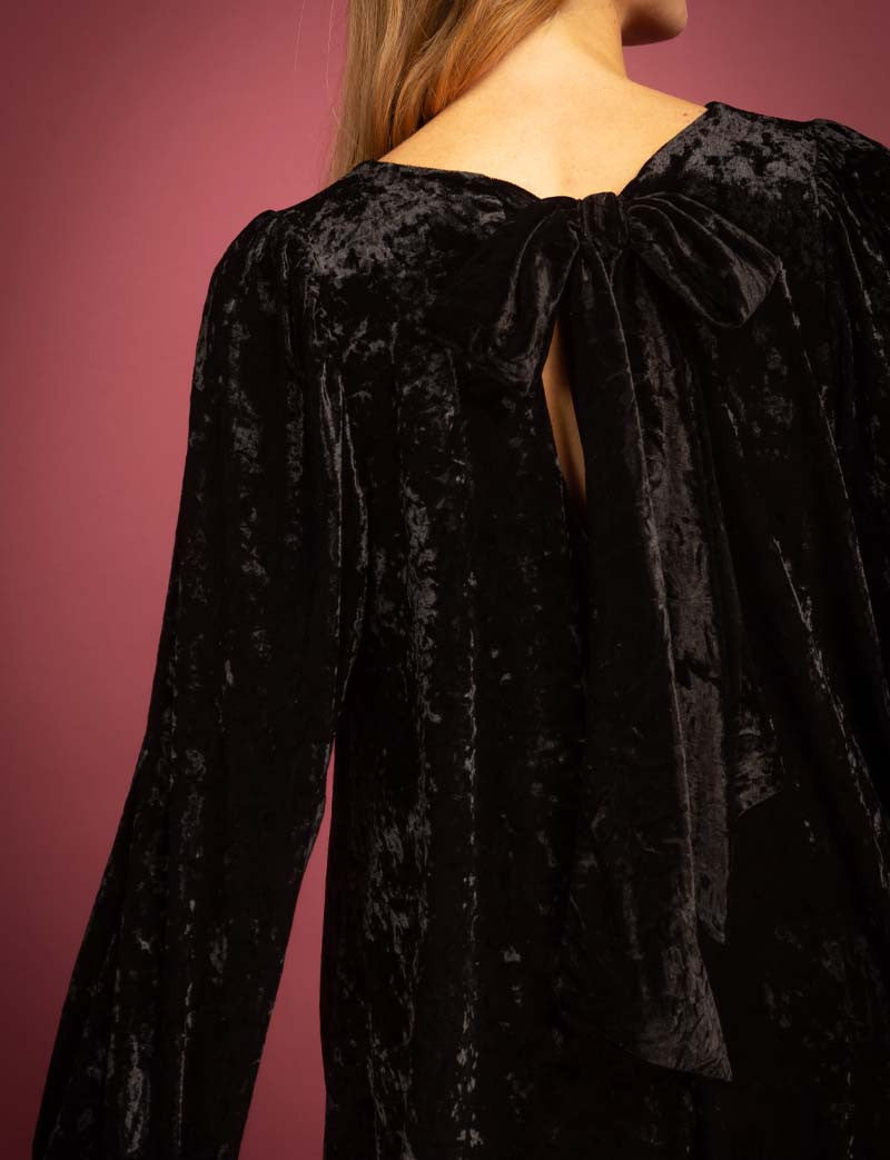Robe noire Saho