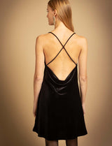 Vestido de terciopelo negro Latika