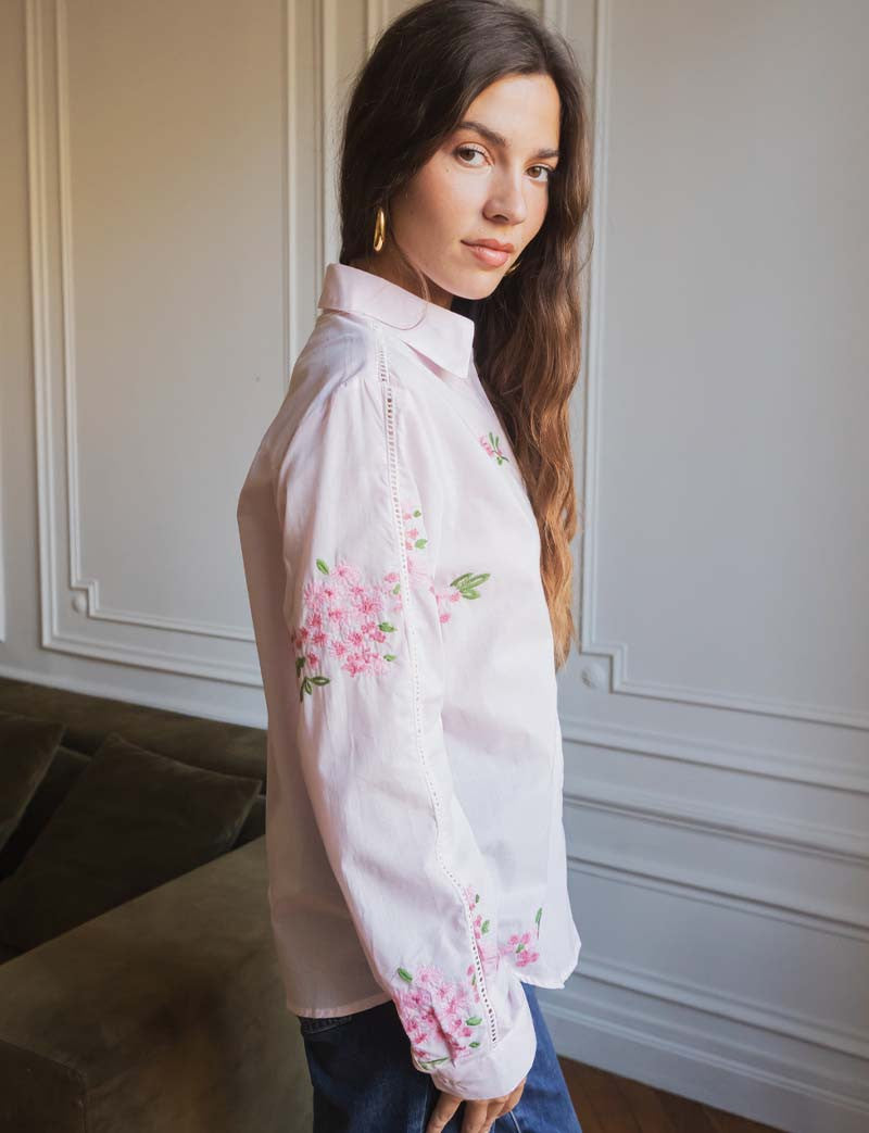 Chemise rose brodée Sabela