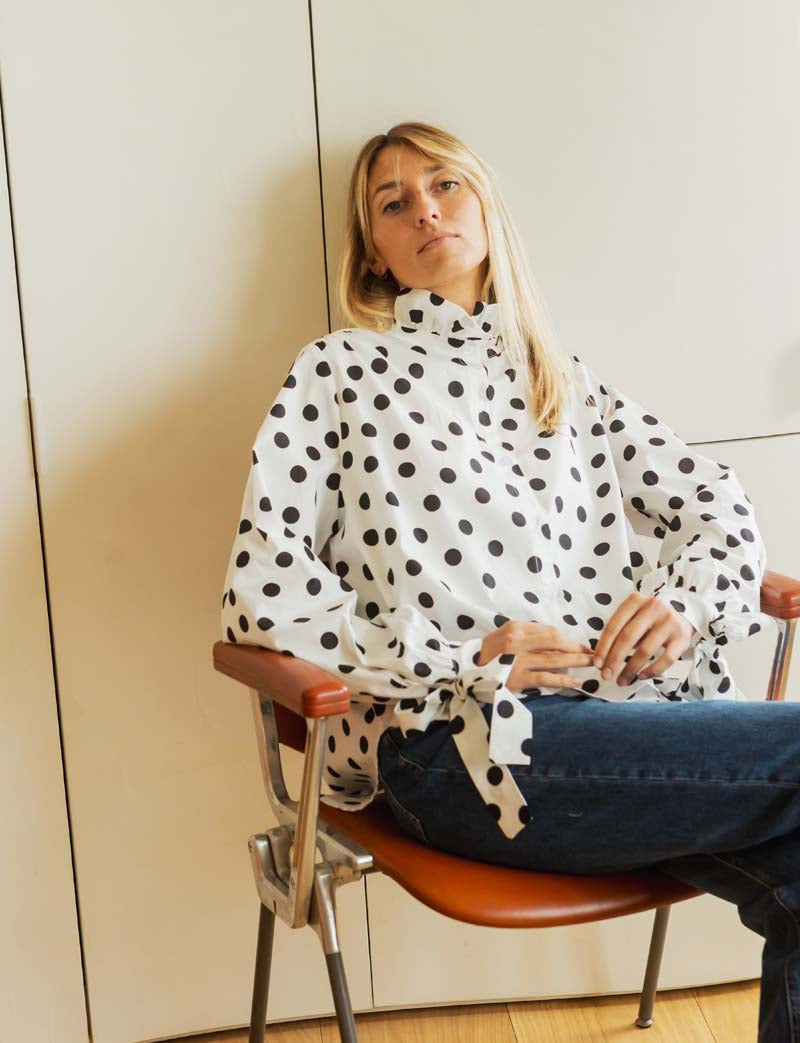White shirt with black polka dots Mateo