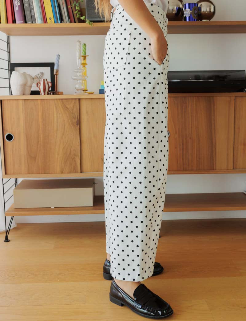 Bary white jeans with black polka dots