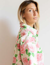 Mono corto color crudo con flores rosas Laga