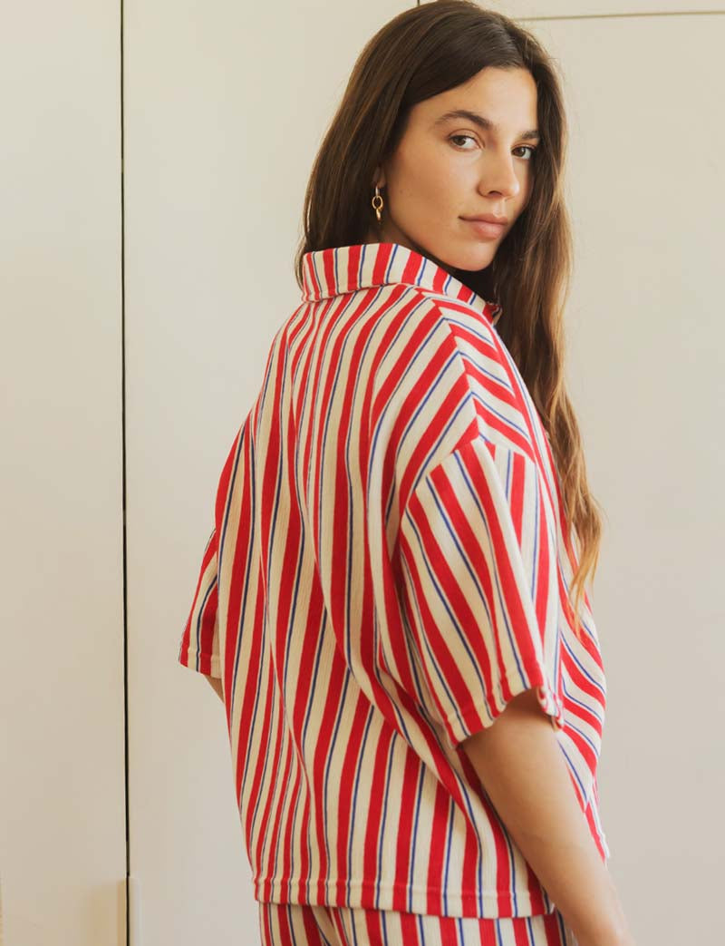 Camisa roja y azul marino Coren