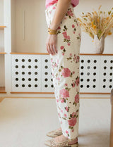 Ecru jeans & Daniel flowers