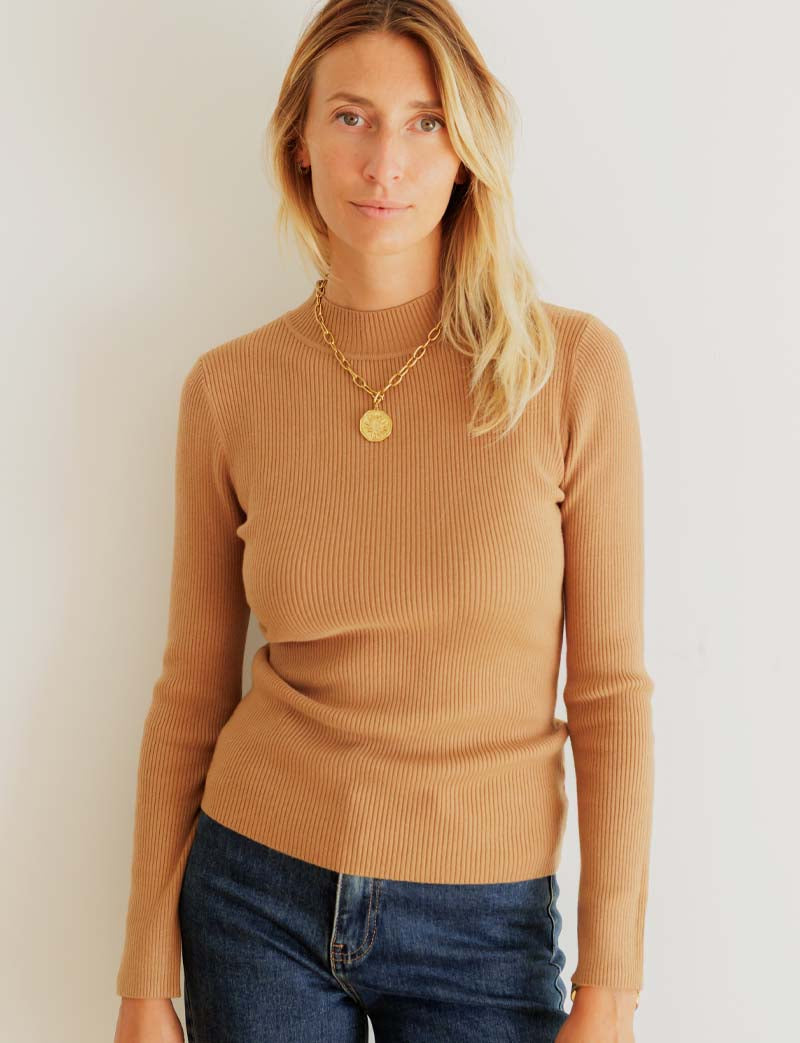 Pull camel Roy