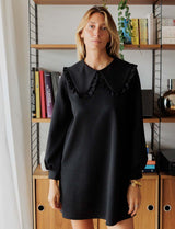 Robe noire Romane