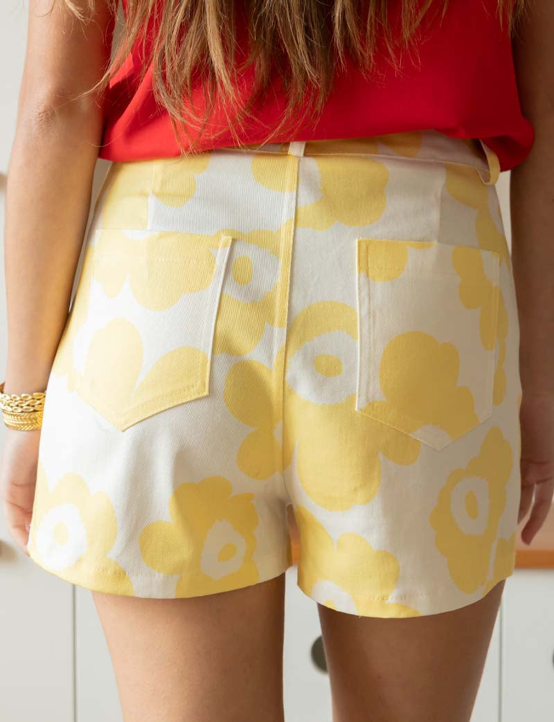 White shorts & yellow flowers Kevy