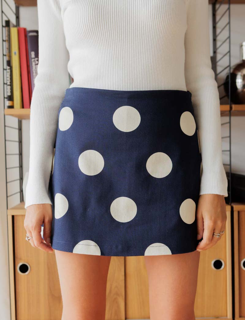 Jupe short marine à pois Jara