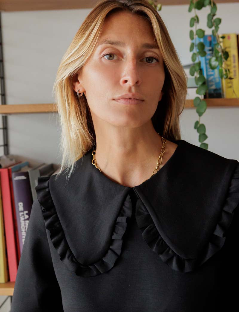 Robe noire Romane