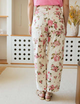 Ecru jeans & Daniel flowers