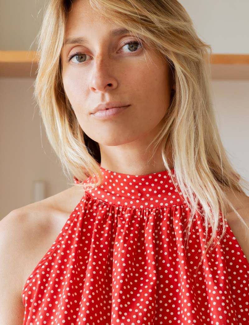 Red dress with white polka dots Rosia