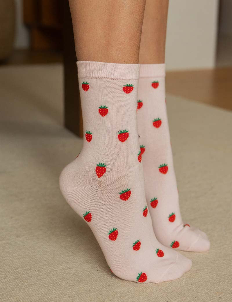 Light pink socks & strawberries