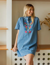 Robe en jean brodée Claris