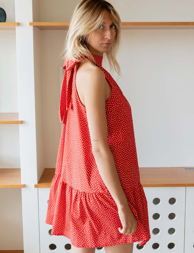 Red dress with white polka dots Rosia
