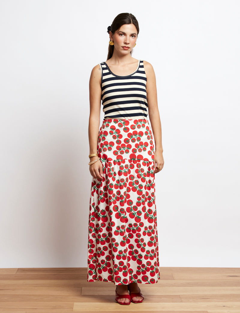 White skirt & Maria tomatoes